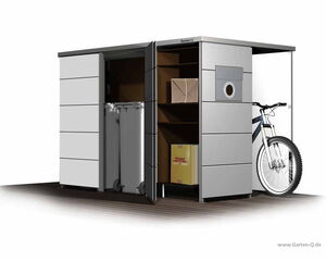 . Ein Schuppen mit Mülltonnen, Regalen, Paketen und einem Fahrrad unter einem Unterstand.